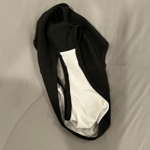 Ribbed Bikini - Picture 4 of 4